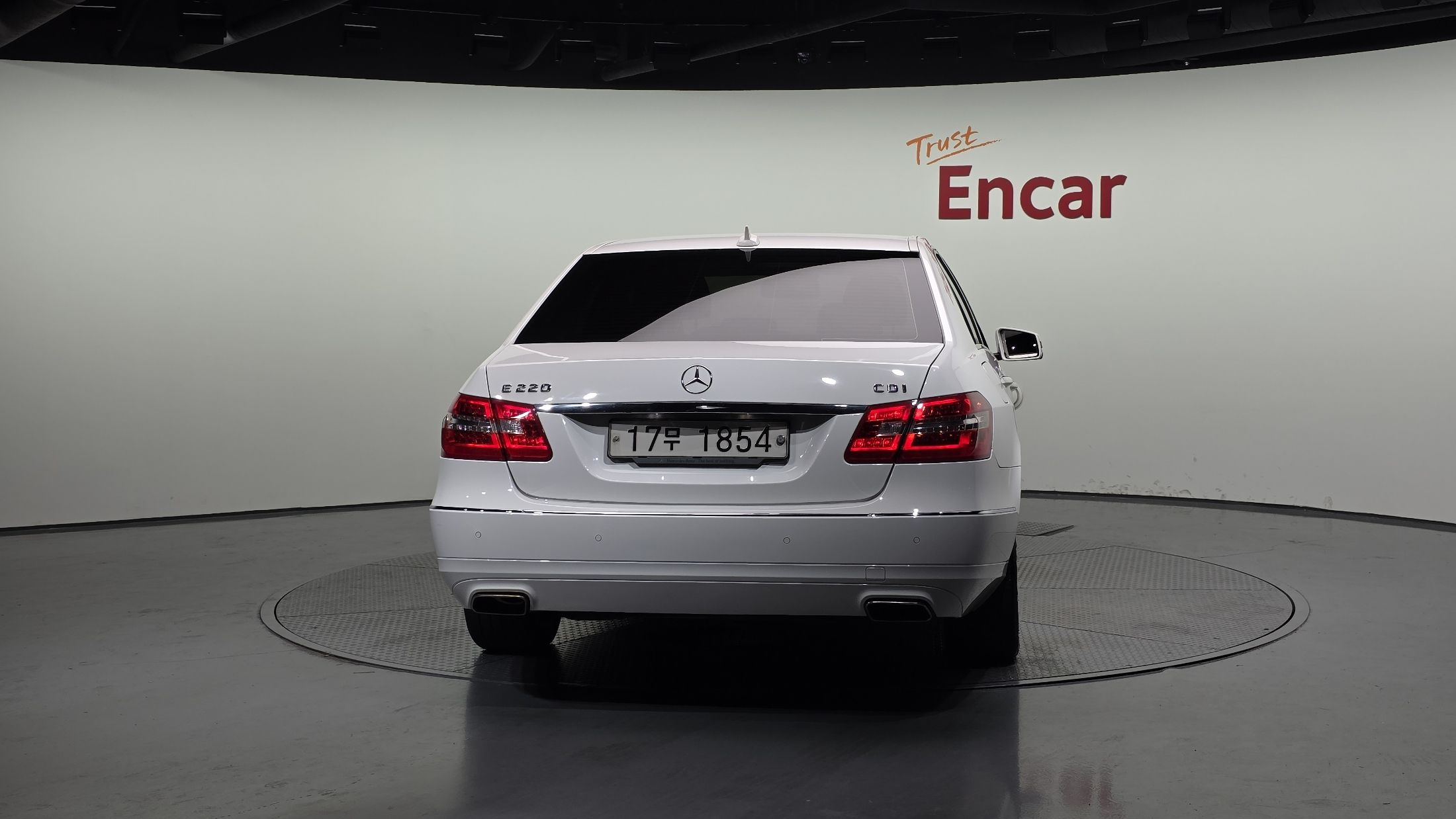 MERCEDES BENZ E-CLASS W212 2013