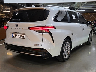 TOYOTA SIENNA 2023