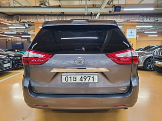 TOYOTA SIENNA 2019