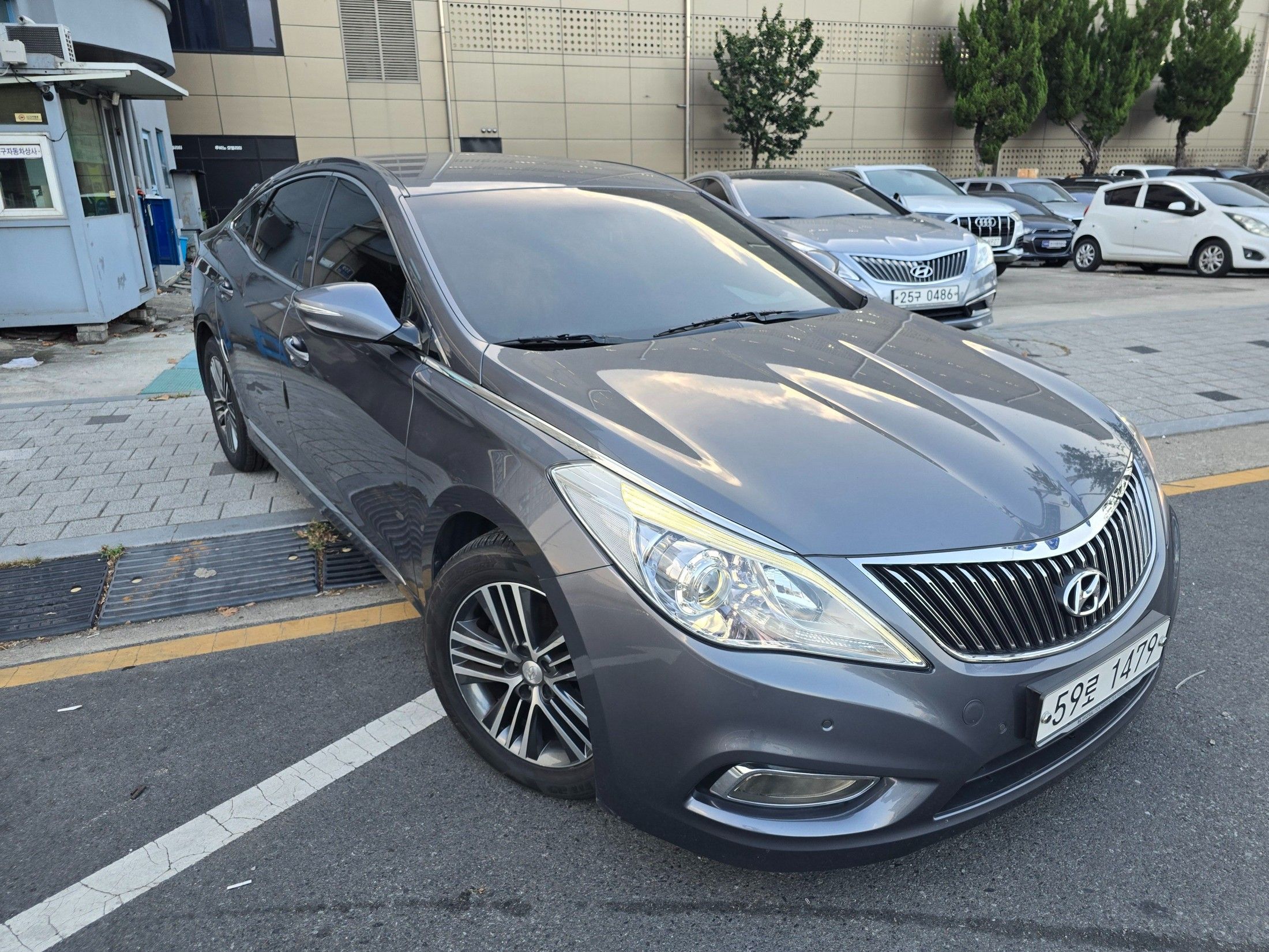 HYUNDAI GRANDEUR HG 2013