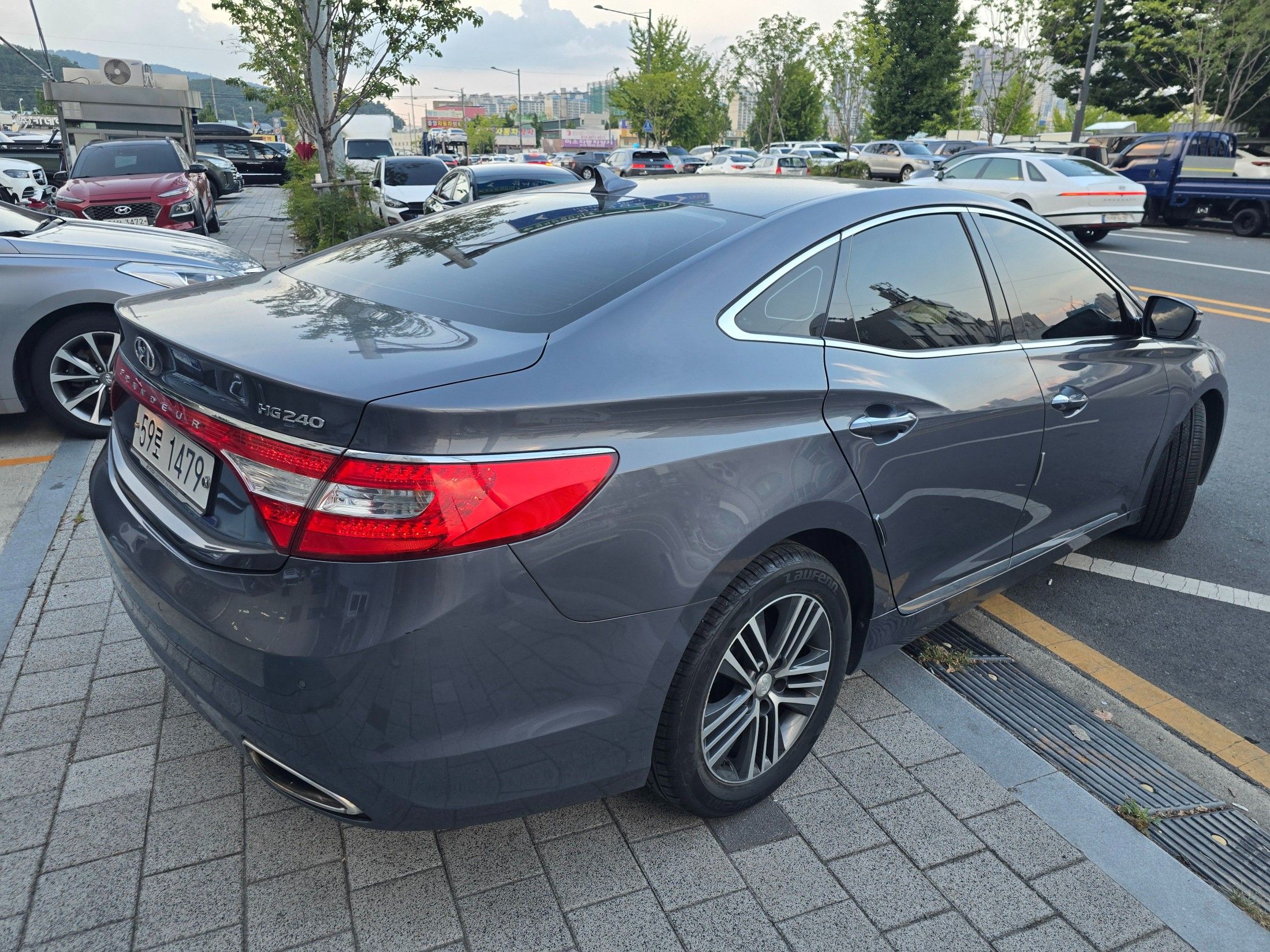 HYUNDAI GRANDEUR HG 2013