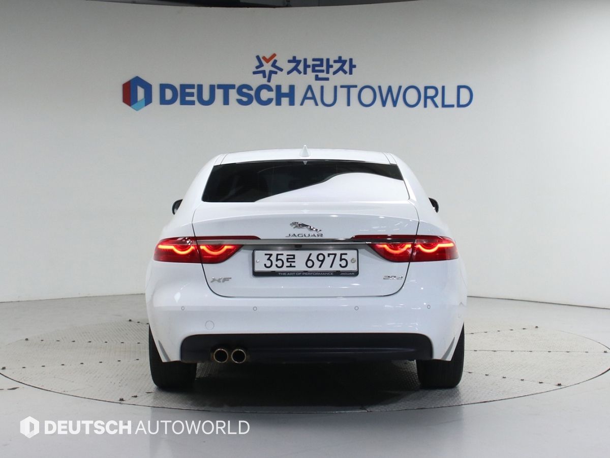 JAGUAR XF X260 2016