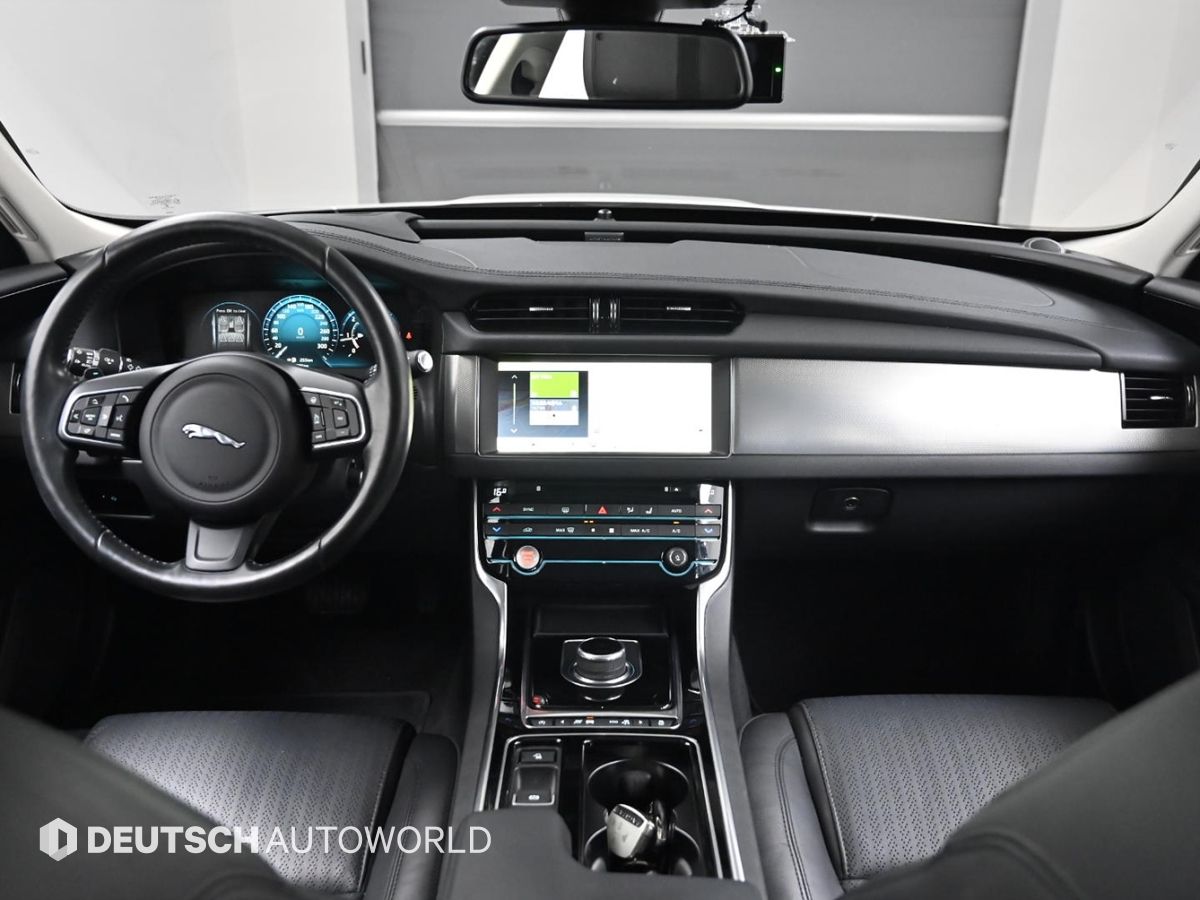 JAGUAR XF X260 2016