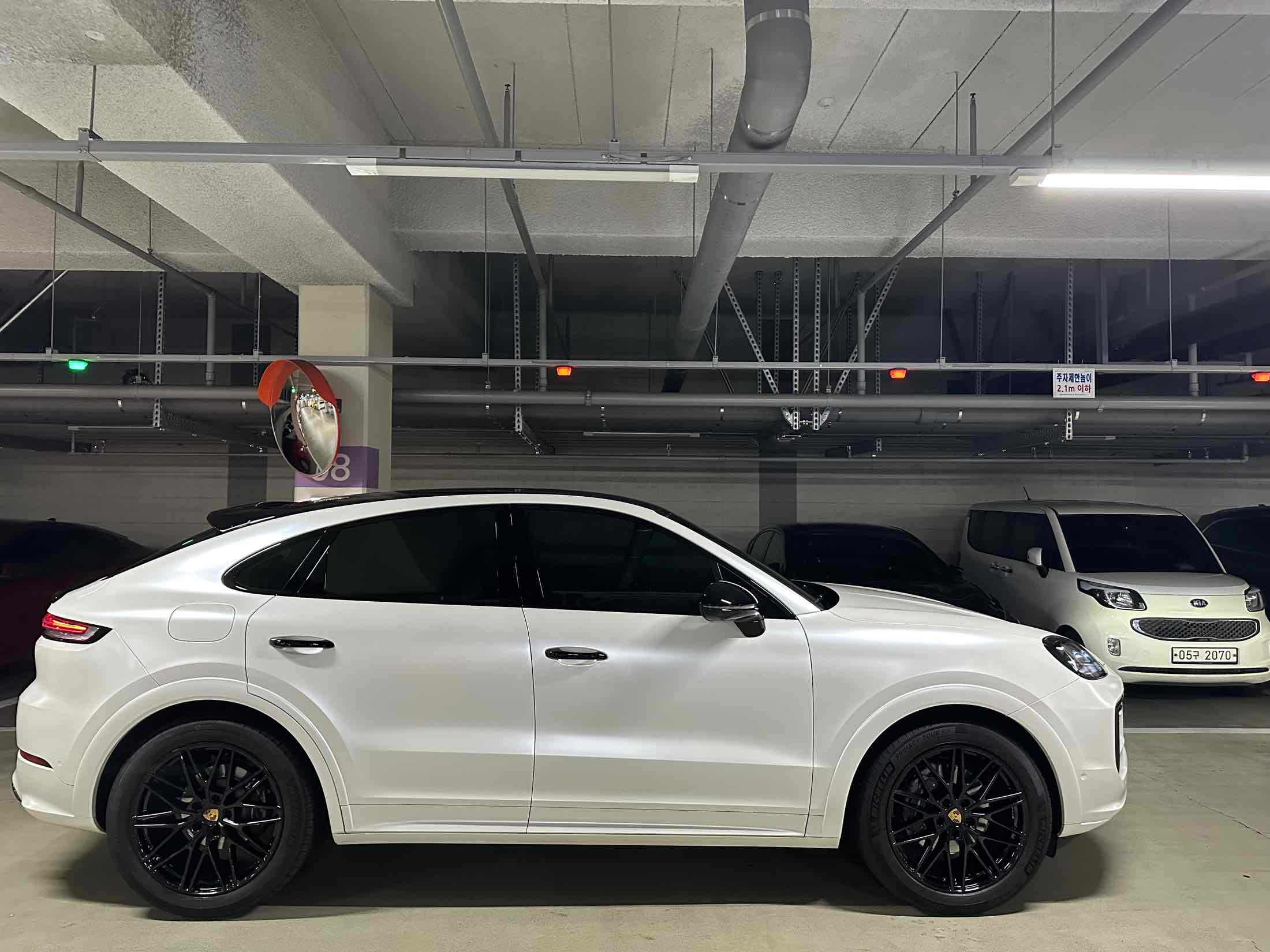 PORSCHE CAYENNE PO536 2023