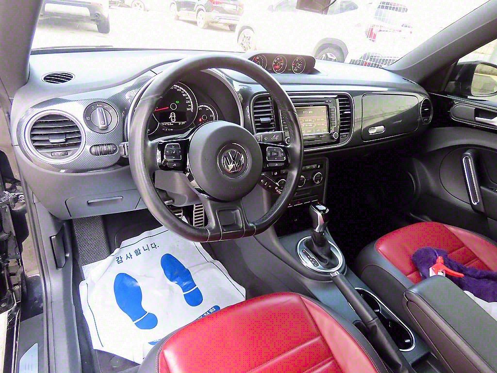 VOLKSWAGEN BEATLE 2014