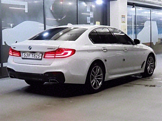 BMW 5-SERIES G30 2017