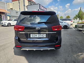 KIA CARNIVAL 2018