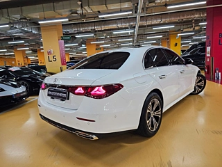 MERCEDES BENZ E-CLASS W214  E200 Avantgarde 2024
