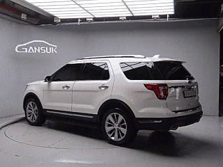 FORD EXPLORER 2018
