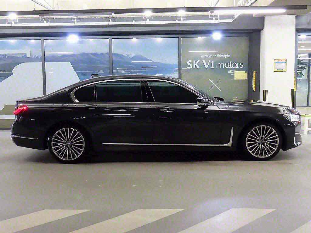 BMW 7-SERIES G11 2021
