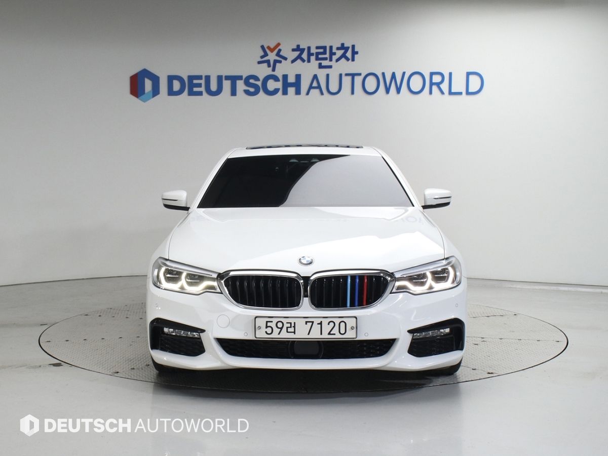 BMW 5-SERIES G30 2017