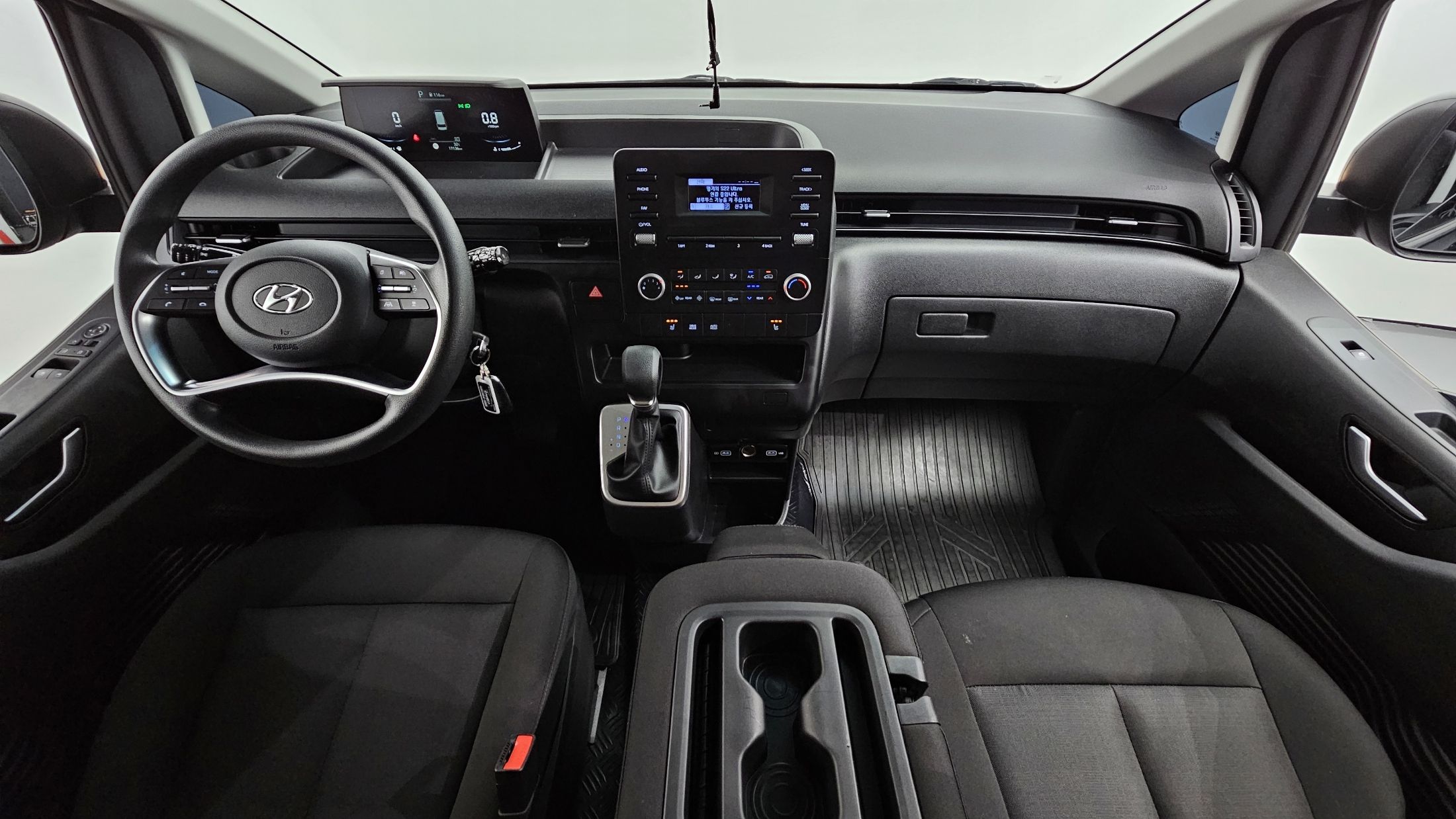 HYUNDAI STARIA 2022