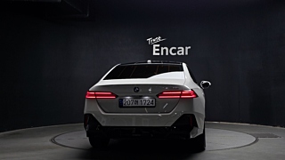 BMW 5-SERIES G60 2024