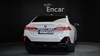 BMW 5-SERIES G60 2023