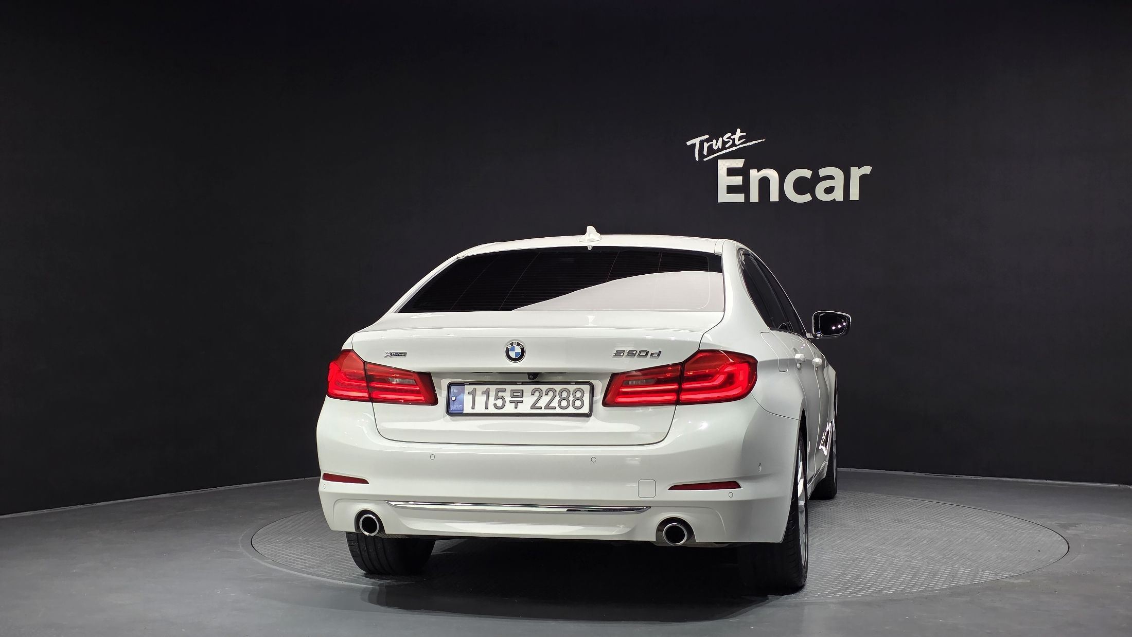 BMW 5-SERIES G30 2019