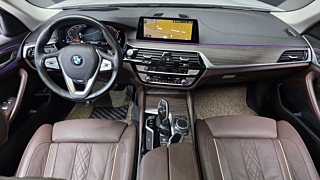 BMW 5-SERIES G30 2019