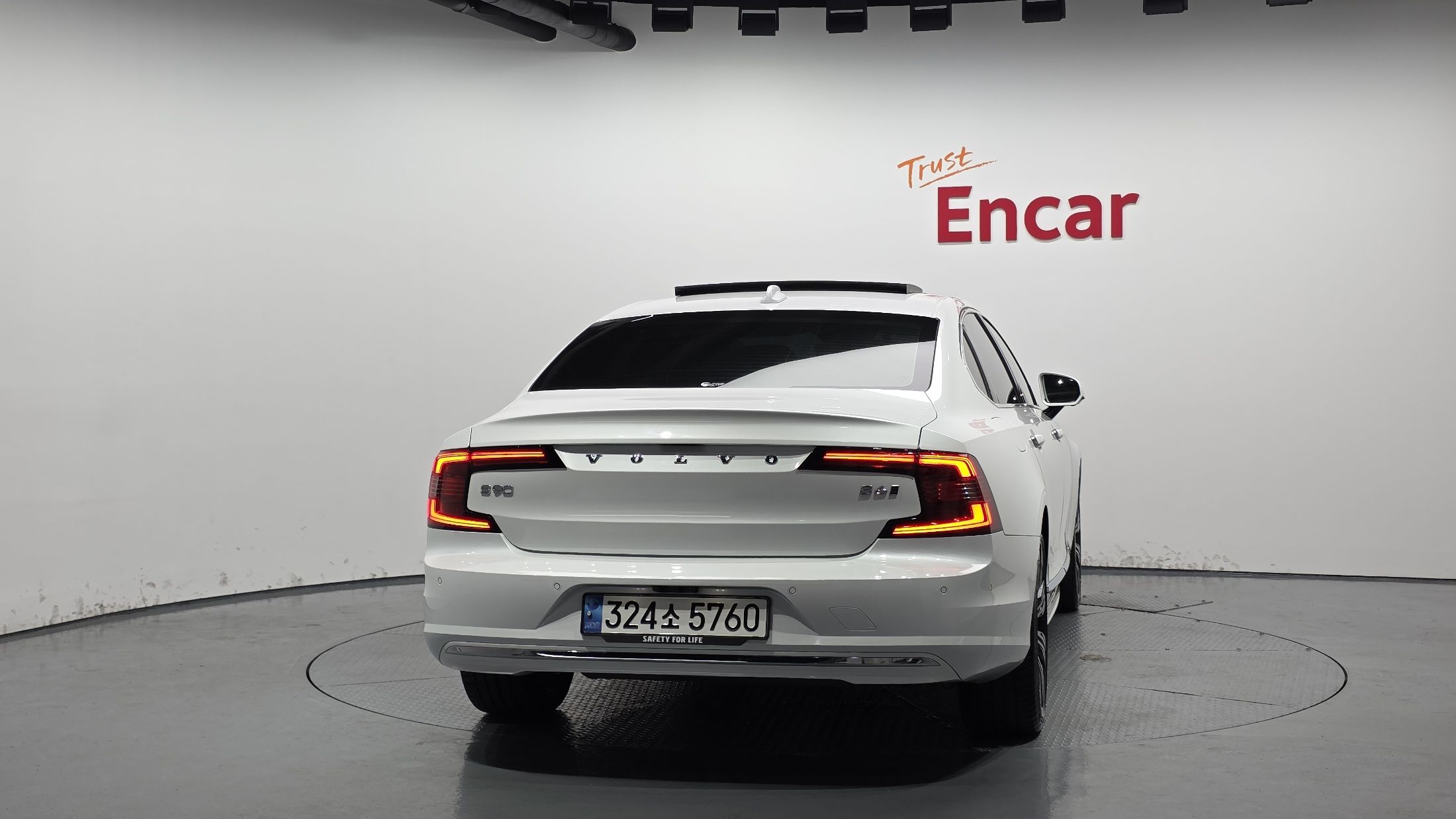 VOLVO S90 2023