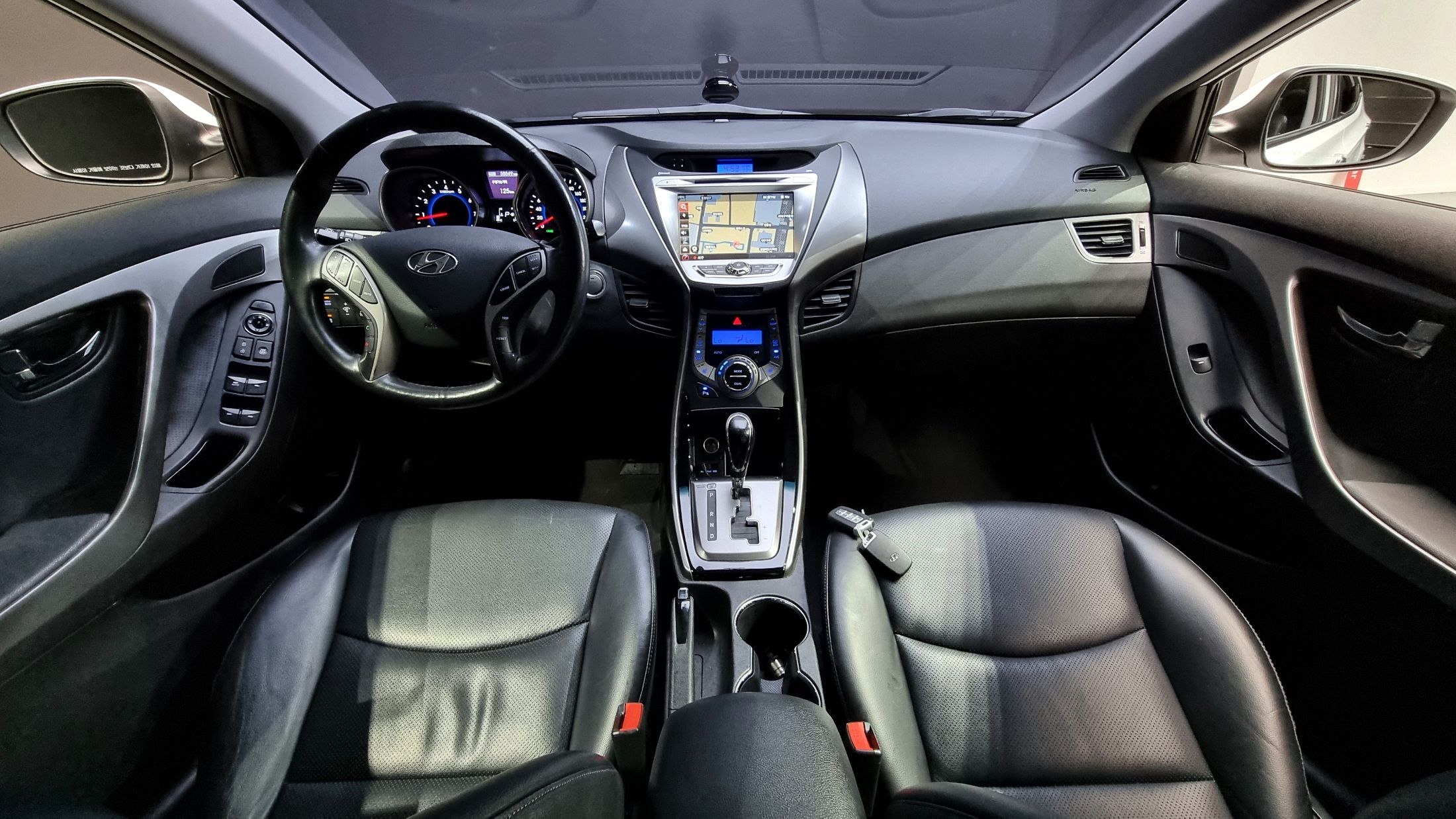 HYUNDAI AVANTE MD 2012