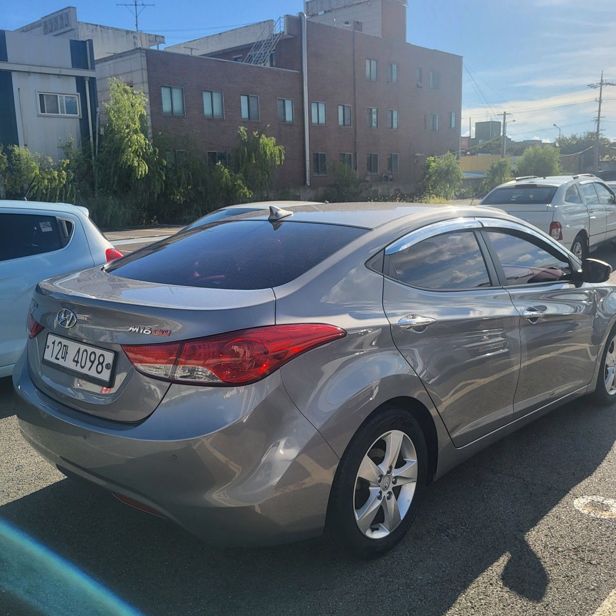 HYUNDAI AVANTE MD 2011