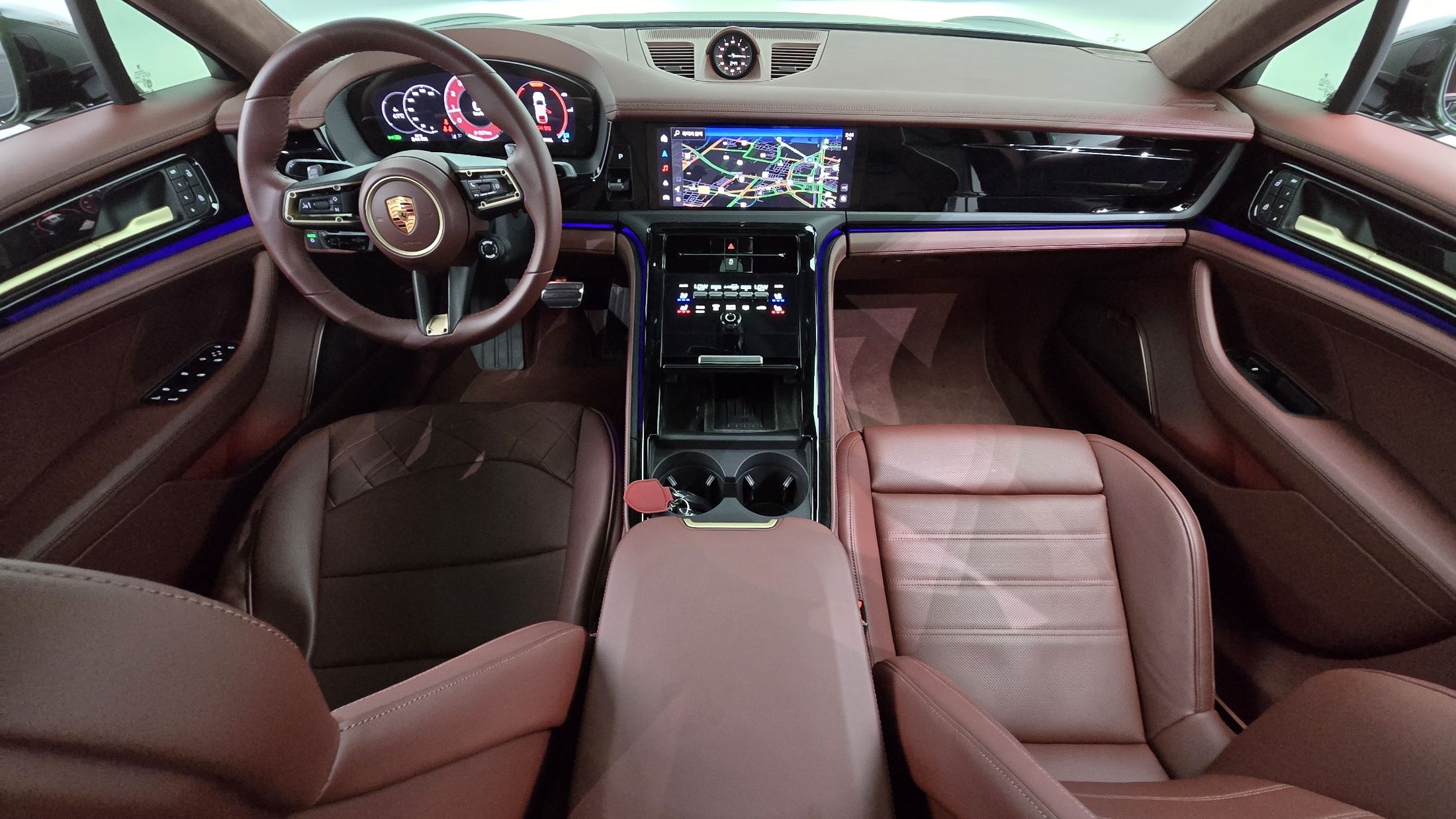 PORSCHE PANAMERA 972 2025