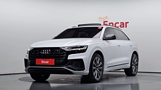 AUDI Q8 4M  55 TFSI Quattro Premium 2021