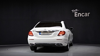 MERCEDES BENZ E-CLASS W213 2017