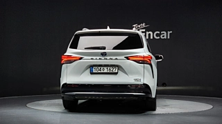 TOYOTA SIENNA  4 GENERATION 2.5 Hybrid 2WD 2022