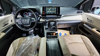 TOYOTA SIENNA  4 GENERATION 2.5 Hybrid 2WD 2022