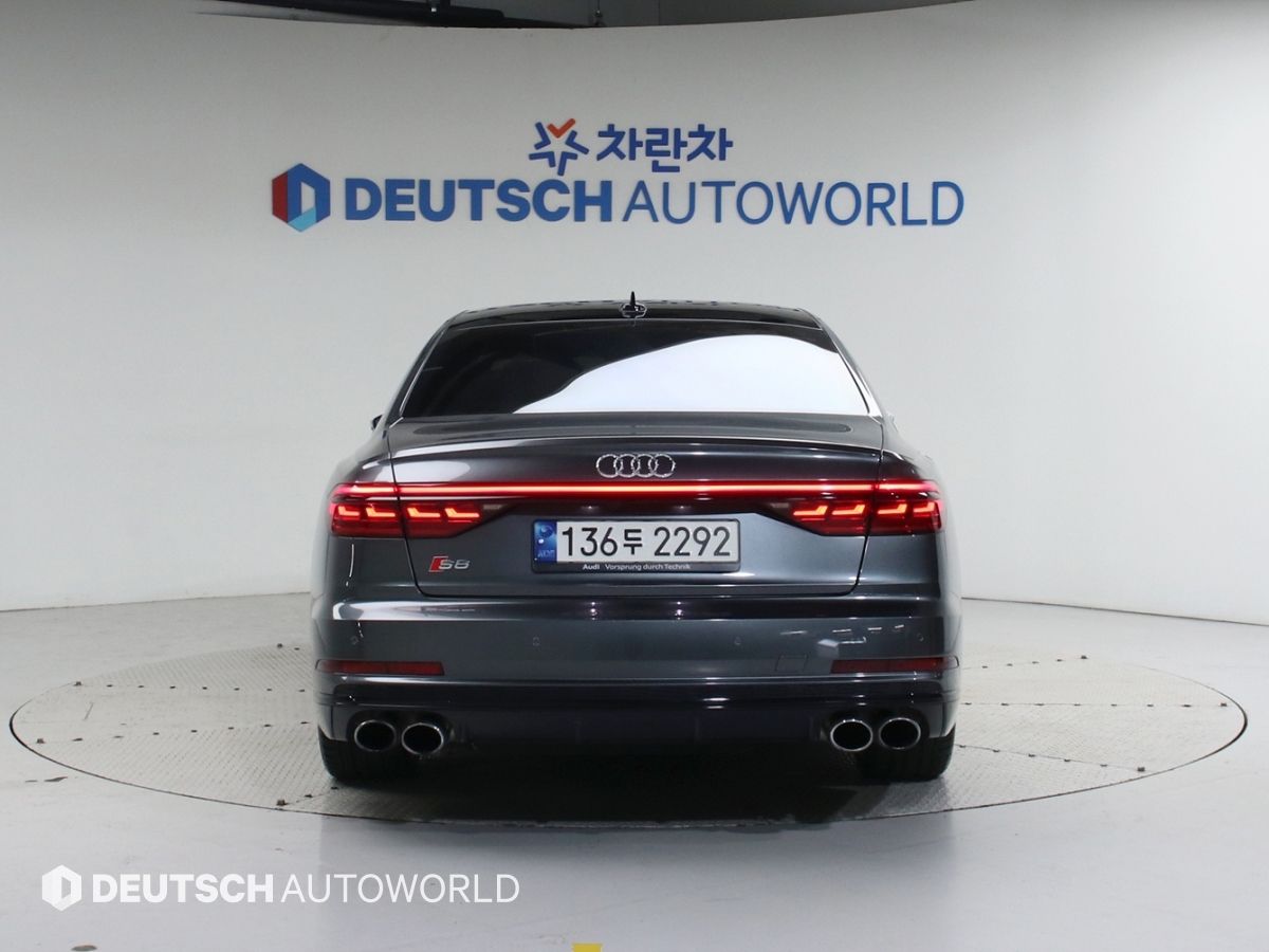AUDI S8 D5 2021