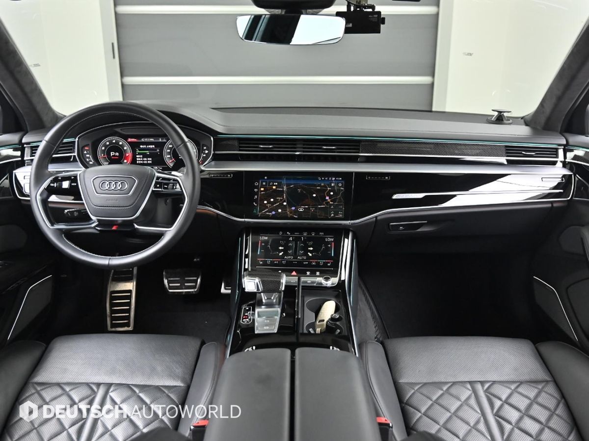 AUDI S8 D5 2021