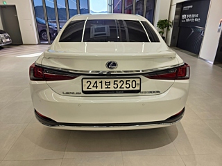 LEXUS ES300H 2020