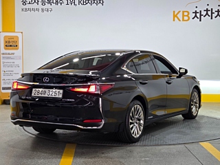 LEXUS ES300H 2020