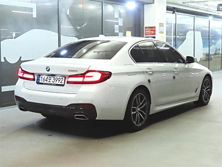 BMW 5-SERIES G30 2023