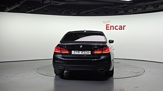 BMW 5-SERIES G30 2017