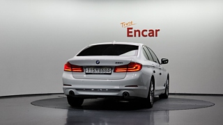 BMW 5-SERIES G30 2019