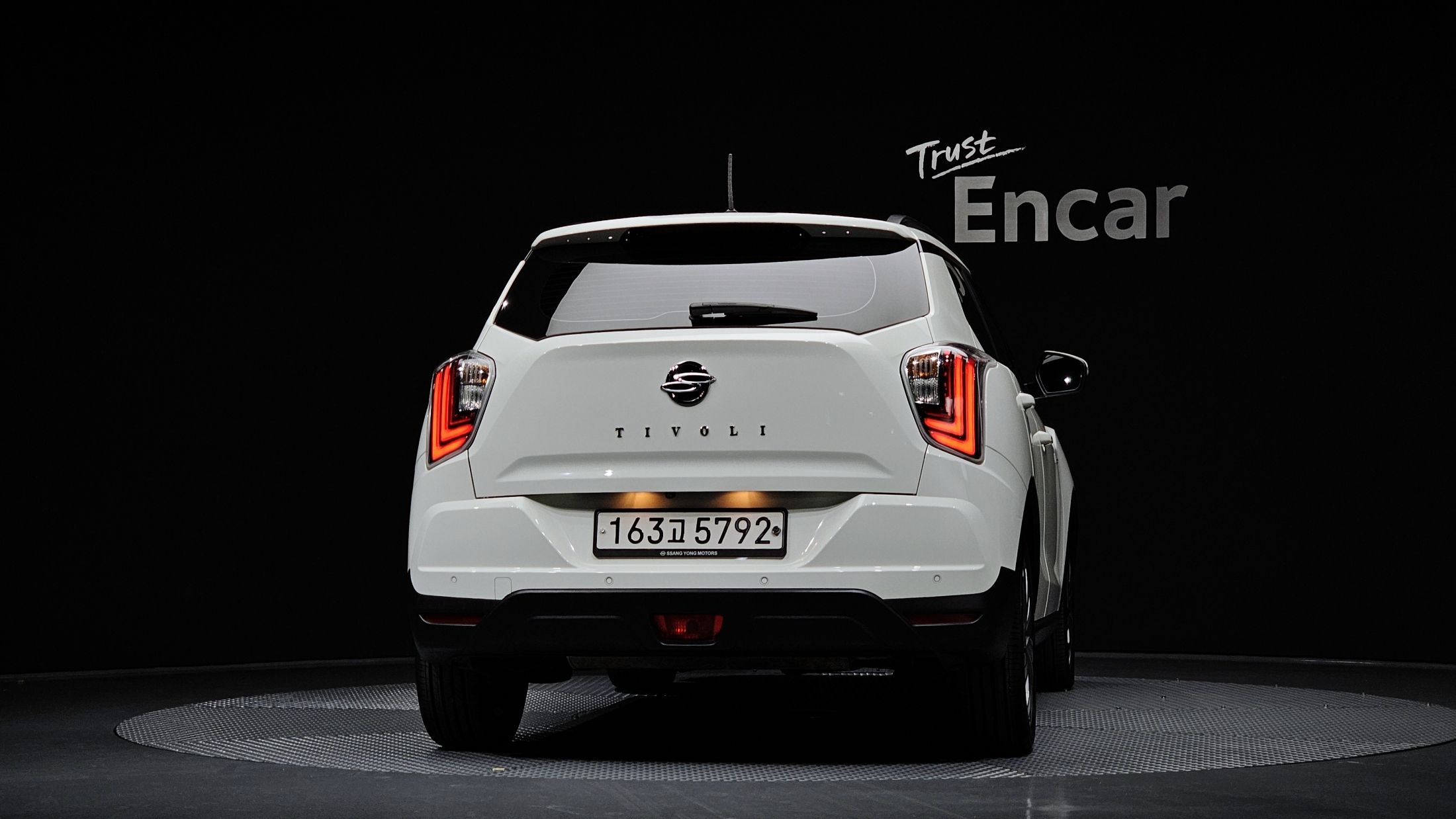 SSANGYONG TIVOLI VERY NEW 2021