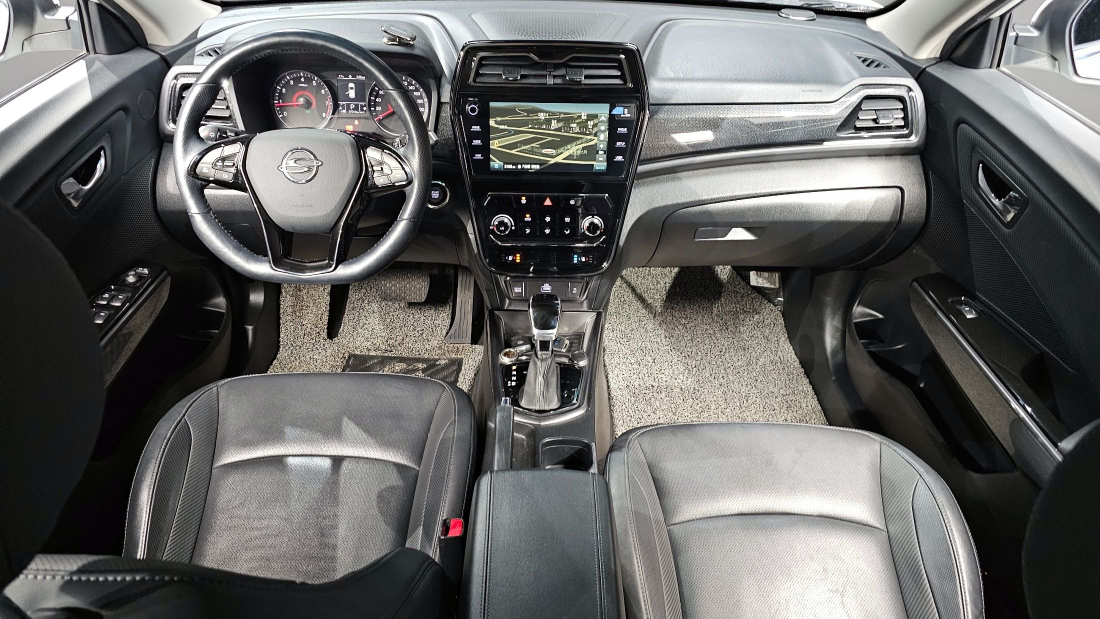 SSANGYONG TIVOLI VERY NEW 2021