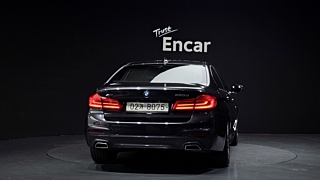 BMW 5-SERIES G30 2017