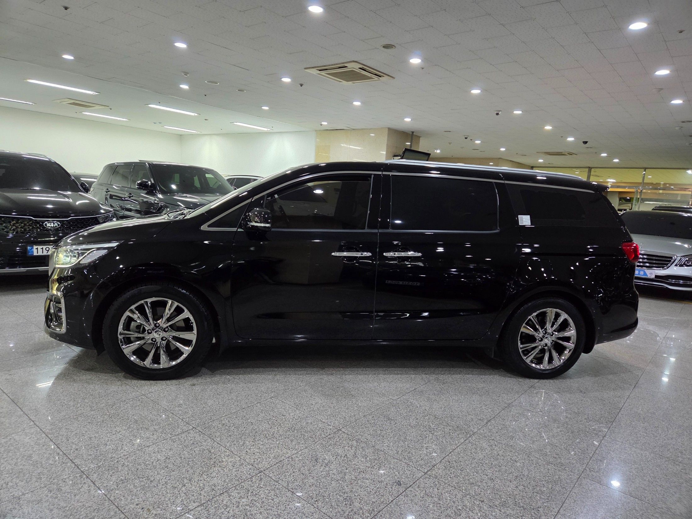 KIA CARNIVAL 2018