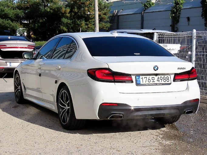 BMW 5-SERIES G30 2021