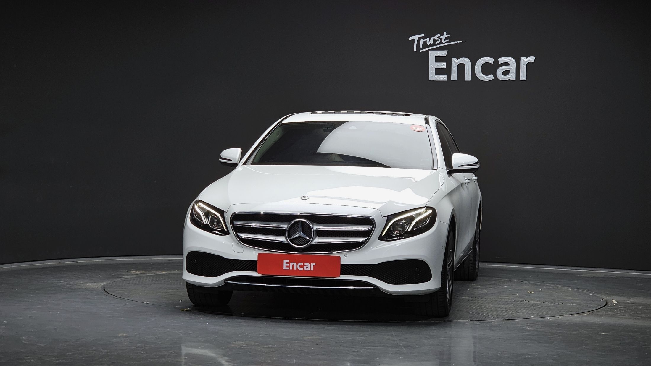 MERCEDES BENZ E-CLASS W213 2019