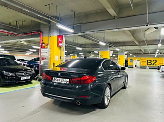 BMW 5-SERIES G30 2019