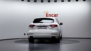 MASERATI LEVANTE 2020