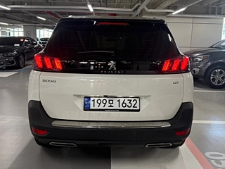 Заказать PEUGEOT 5008