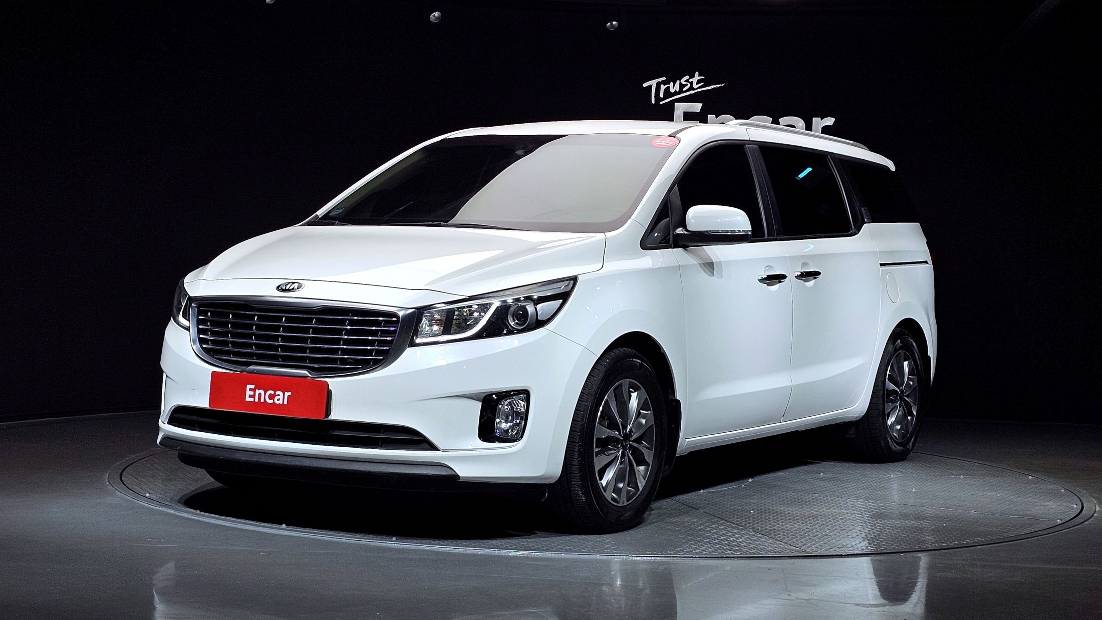 KIA CARNIVAL 2014