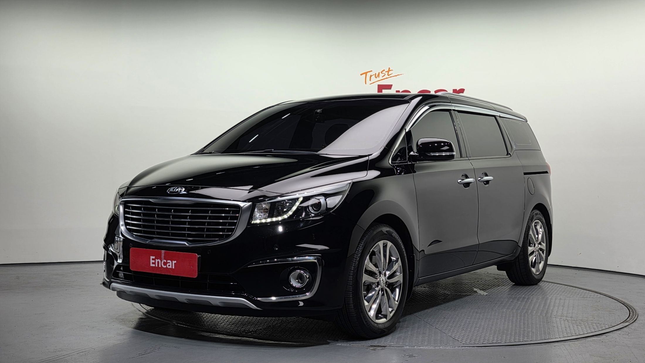 KIA CARNIVAL 2016