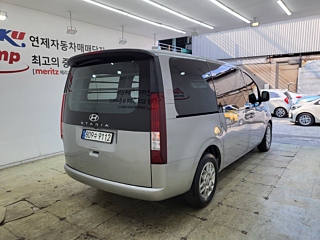 HYUNDAI STARIA 2023