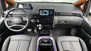 HYUNDAI STARIA  L3.5 Lounge 9 Seater 2025
