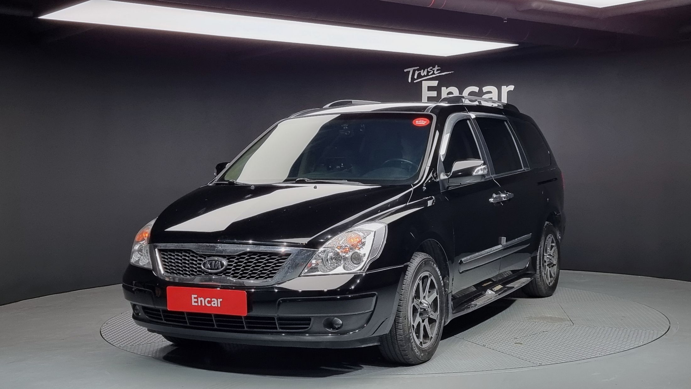 KIA CARNIVAL R 2012