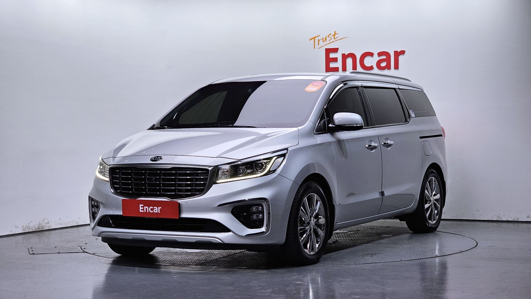 KIA CARNIVAL 2018